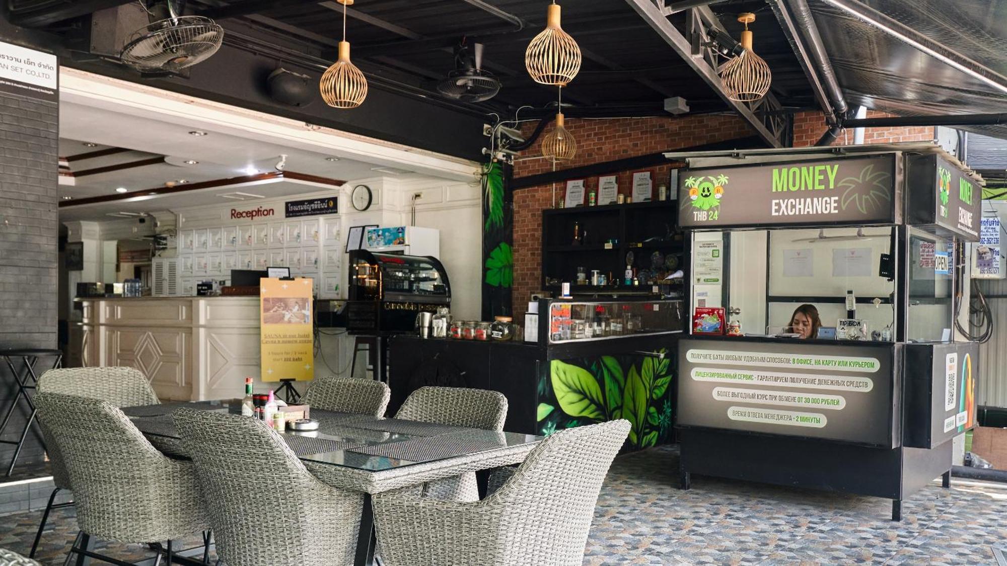Lime Hotel Patong Exterior foto